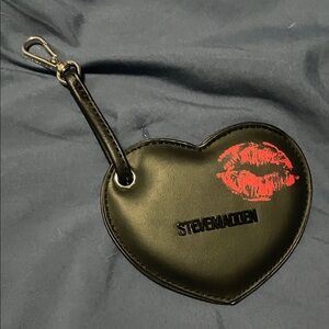 Steve Madden Black Heart Key Holder with Red Lips